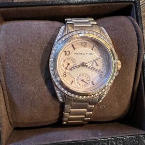 Excellent condition Michael Kors rose gold women’s watch
